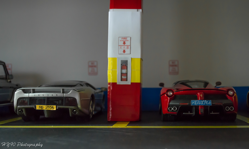Illustration for article titled 1:18 Parking garage diorama